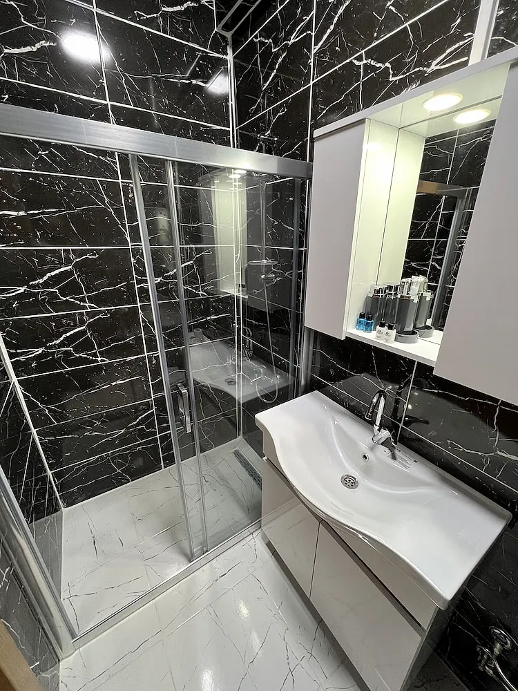 Deluxe Oda banyo ve duş alanı